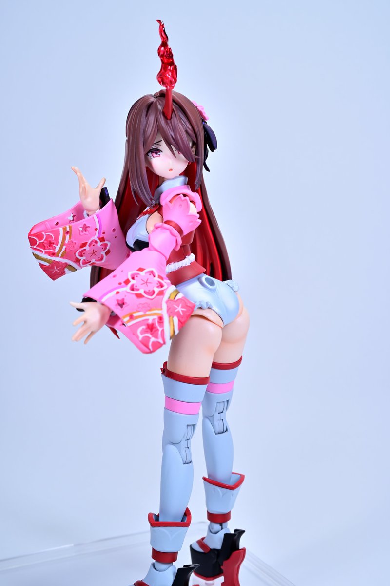 30MS シュレミ 完成(1/3) 今回も成形色に忠実に塗装。ボディの白い部分