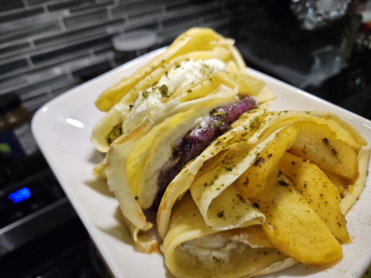 CrownedXWalker's tweet photo. CREPES AND SOME DRINK ORDERS AT THE CAFE THANK YOU ALL FOR DROPPING BY this was dedicated to our goal for @GamersOutreach. We hit our goal and then some happy to say it was great
What do you like in your crepe? Sweet savory? Lmk
#envtuber #twitchstreamer #smolstreamer https://t.co/3FGndSNsWU