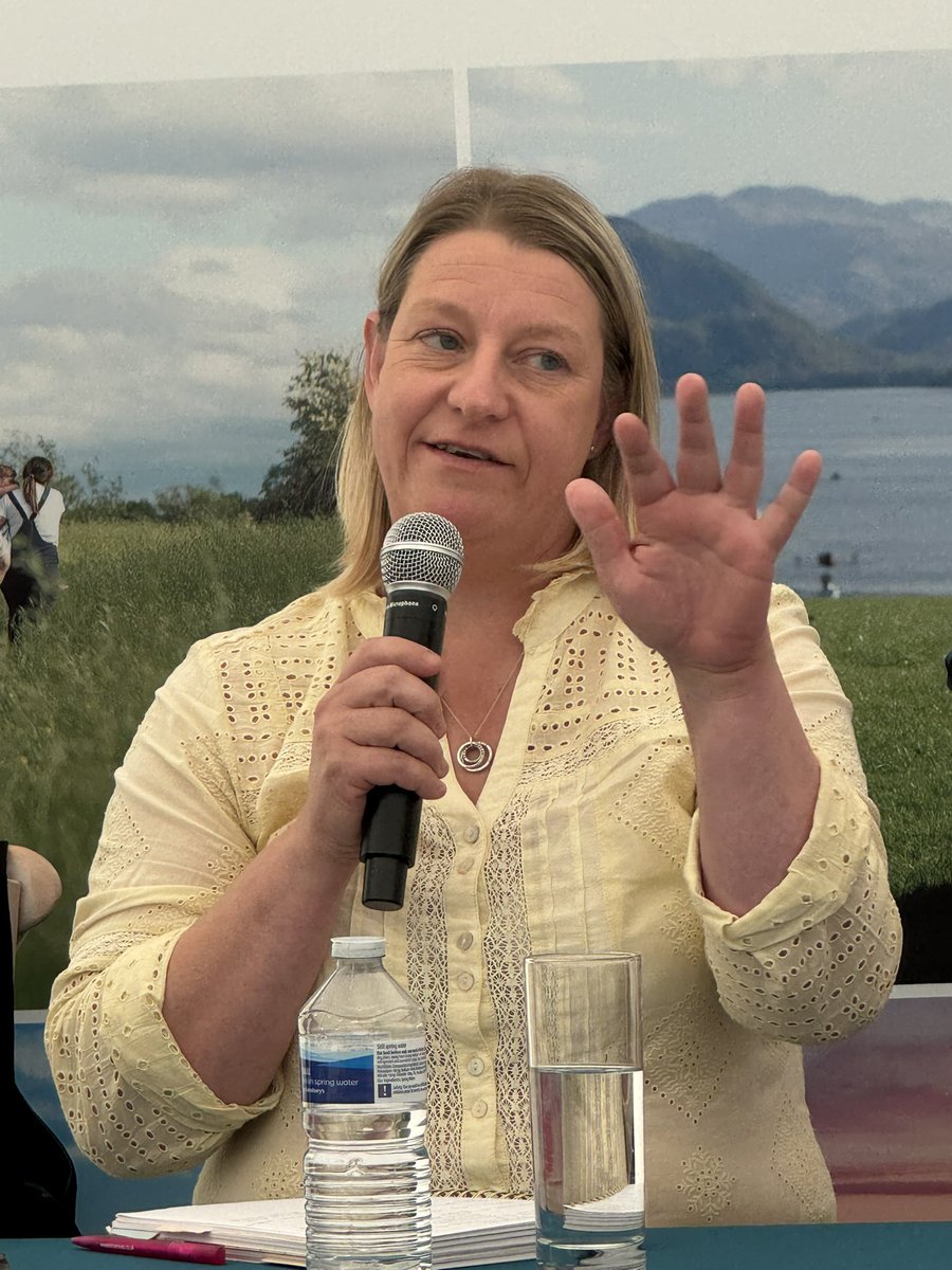 CLANorth's tweet image. Re livestock disease: Farmers are terrible at getting swept up in rumours. It is all about risk, and minimising it through understanding and using data. Be less of a gambler with data & adequate biosecurity measures - Sarah Tomlinson @TheAHDB @AHDB_BeefLamb