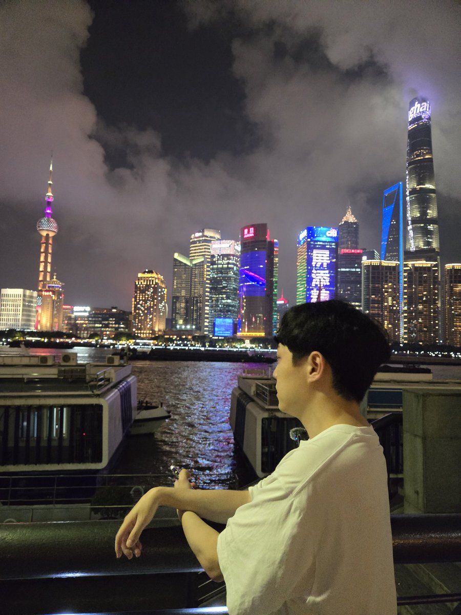jyjoonlee's tweet image. 쇼메이커 :
저한텐 좋은 기억만 있는 상하이에 잠시라도 방문해서 너무 좋았고, 일정들도 잘 마치고 좋은 분들 많이 만나고 팬분들도 인사할 수 있어서 행복했습니다.
내일 한국 돌아가서 다시 팀과 힘내서 좋은 모습 보여드릴 수 있도록 하겠습니다.
감사합니다.
#dpluskia #dkshowmaker #shanghai