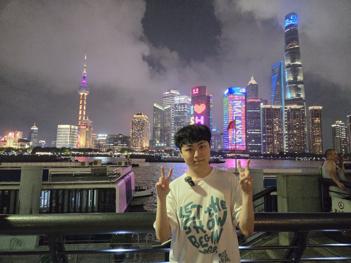 jyjoonlee's tweet image. 쇼메이커 :
저한텐 좋은 기억만 있는 상하이에 잠시라도 방문해서 너무 좋았고, 일정들도 잘 마치고 좋은 분들 많이 만나고 팬분들도 인사할 수 있어서 행복했습니다.
내일 한국 돌아가서 다시 팀과 힘내서 좋은 모습 보여드릴 수 있도록 하겠습니다.
감사합니다.
#dpluskia #dkshowmaker #shanghai