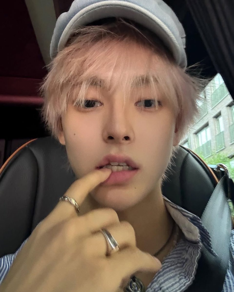 jlynnhyj's tweet photo. ฮยอนจุน เซลฟี่สร้างเรื่องอีกแล้ว😭✌🏻 https://t.co/pqU2DbubqX