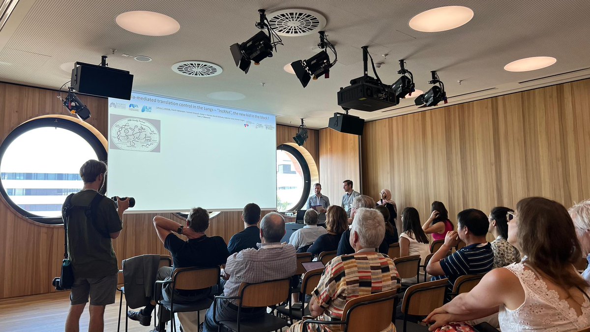 PullamsettiL's tweet image. We’re thrilled with the amazing teasers from @MsheikZahraa1 and @GolnazHesami for the PH disease area at the DZL Annual Meeting 2025 in Heidelberg — providing valuable insights into the field and sparking great discussions!
@dzlacademy @jlugiessen @CPI_ExStra @UKGM_Presse
