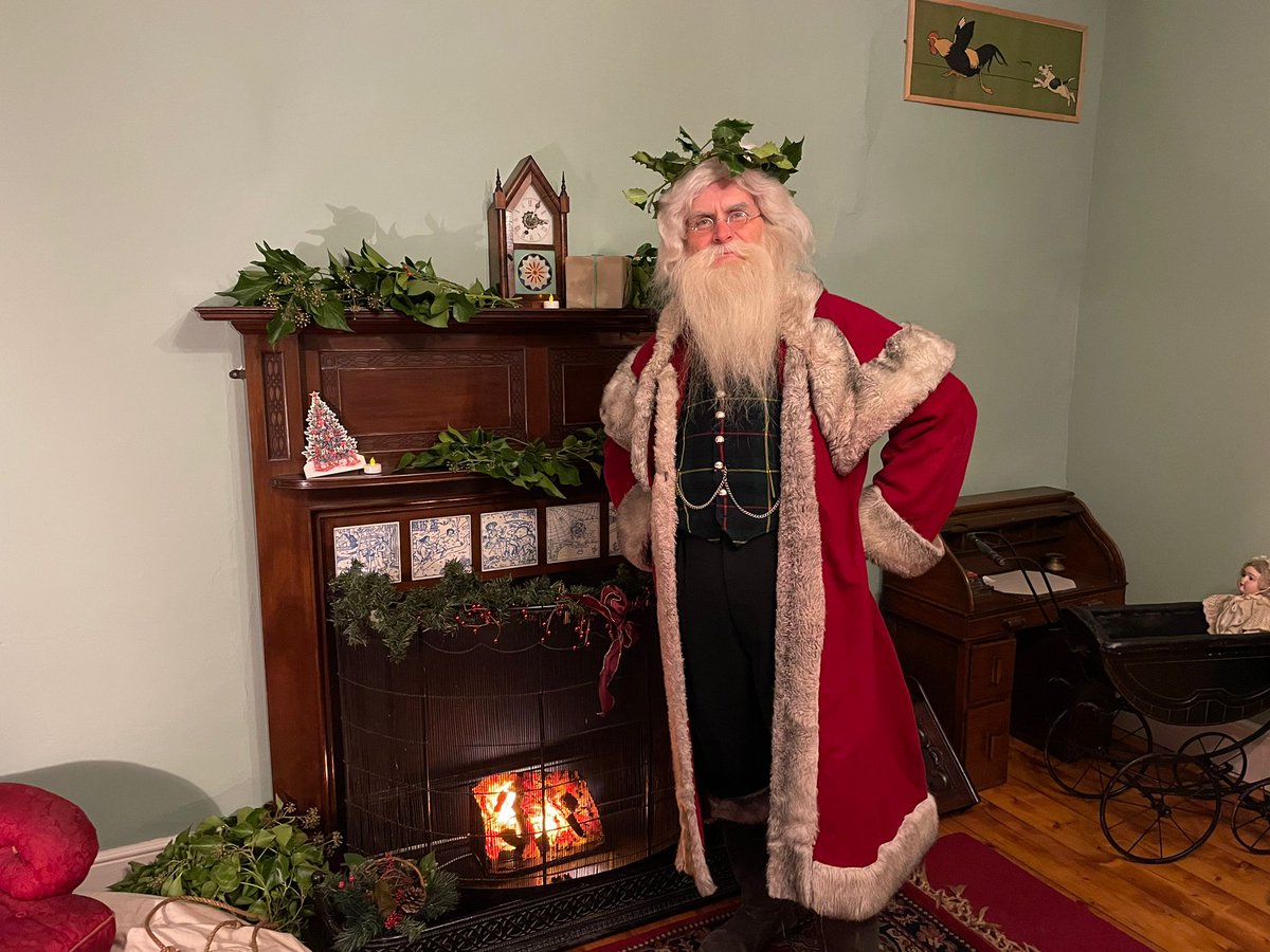 HLLancashire's tweet image. 🎅 Is it too early to mention the C word?
We don't think so… because Victorian Christmas bookings for #Lancashire schools are now OPEN!
#GawthorpeHall 24 – 28 Nov
#JudgesLodgings 1 – 5 Dec
For more info 👉shorturl.at/hYfrw