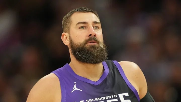 Baseline_intel_'s tweet image. The saga of the past few days seems to be coming to an end. Jonas Valanciunas is reportedly set to stay in Denver, as the two sides have agreed to guarantee the second year of his contract after recent talks.
 
Via @AltitudeSR @VicLombardi 

#nuggets #valanciunas #panathinaikos