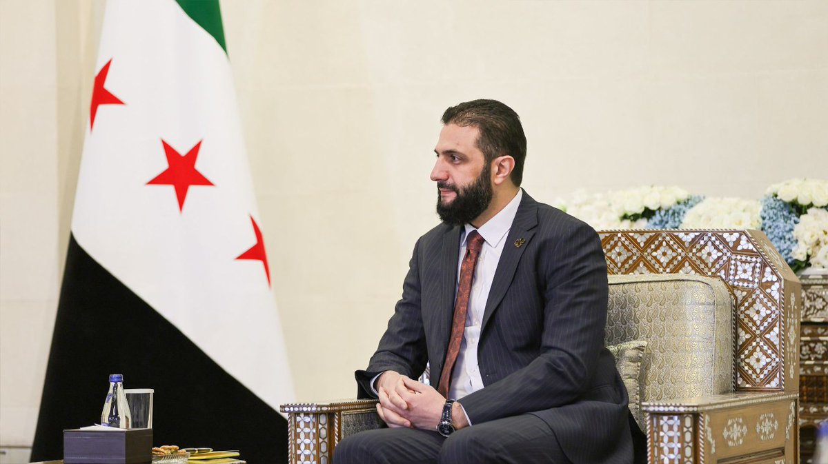 SyPresidency's tweet image. رئيس الجمهورية العربية السورية السيد أحمد الشرع يلتقي المبعوث الخاص للولايات المتحدة الأمريكية إلى سوريا السيد توماس باراك والوفد المرافق له في قصر الشعب بالعاصمة دمشق
#رئاسة_الجمهورية_العربية_السورية
