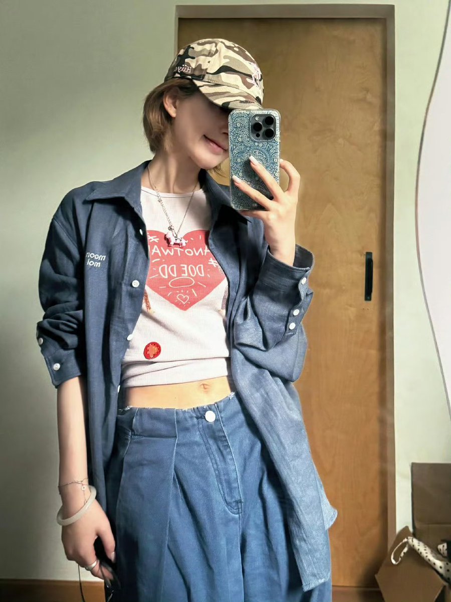 wonwoncity's tweet photo. she intentionally posted old pictures of herself wearing canotwait doedd. she wants love's ambition to air now too https://t.co/LPzwVT3l9s