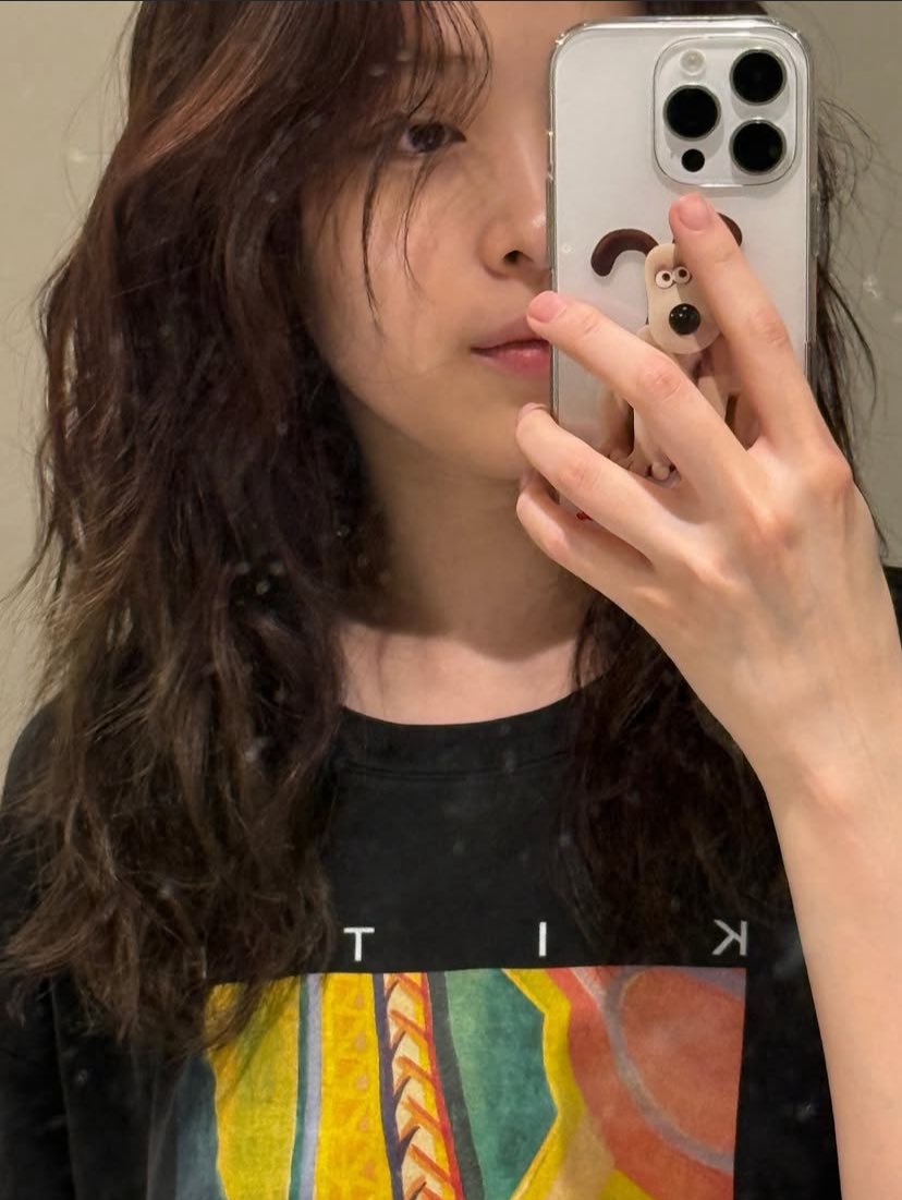 ketchupryujin's tweet photo. HELLO??? I AM NOT OKAY https://t.co/UI8epTFHDz