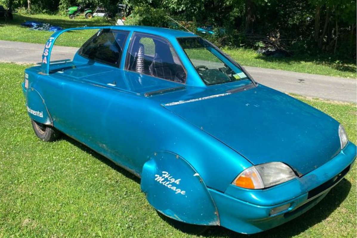 Weird catboy soarer owner tweet media
