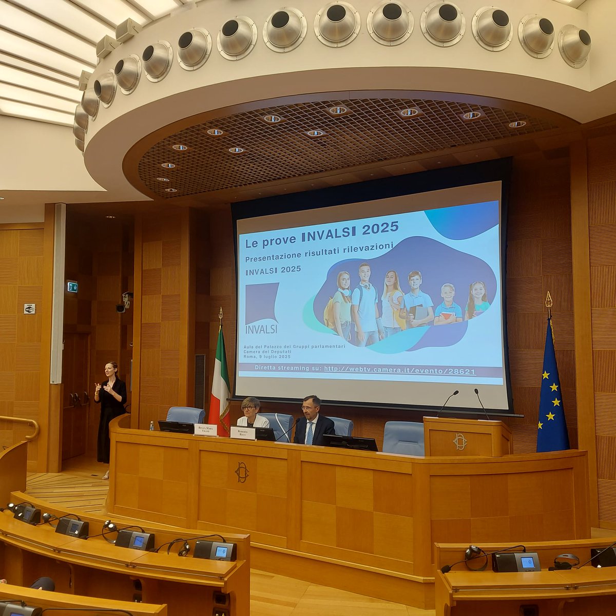 Il messaggio del Presidente <a href="/Montecitorio/">Camera dei deputati</a> On. Lorenzo Fontana a #INVALSI2025: “il Rapporto presentato oggi costituisce un supporto prezioso per i decisori pubblici chiamati a delineare programmi formativi di qualità e in linea con le esigenze di un mondo in costante mutamento.”