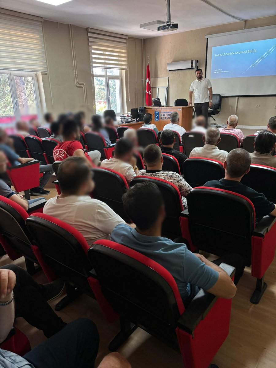 afyondsm's tweet photo. Müdürlüğümüz de görevli Din Hizmetleri Uzmanı Nail GÜCEL tarafından 48 yükümlüye Hayatımızın Muhasebesi konulu seminer düzenlenmiştir. https://t.co/9CwwyrD1cN