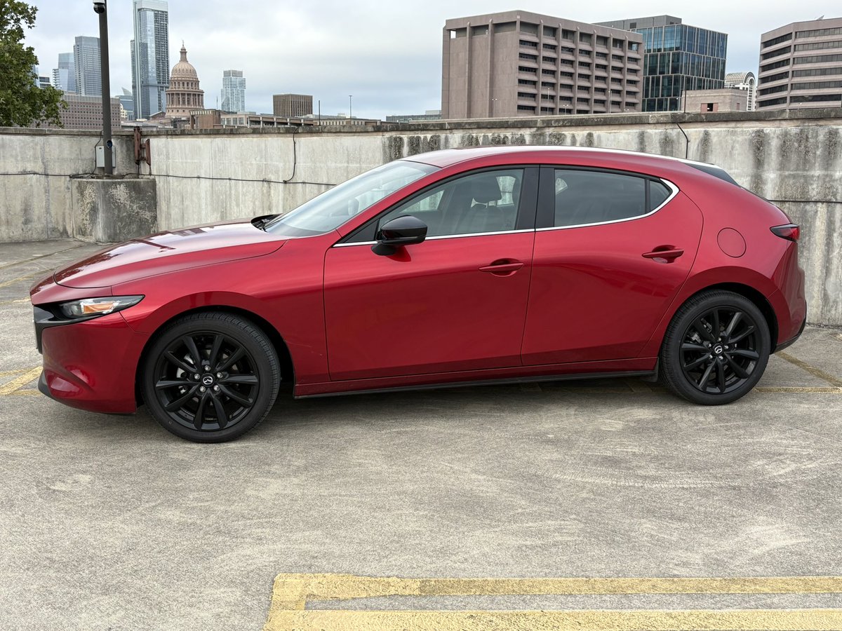 😍
#mazda3 #mz3 #hatchback #soulredcrystal