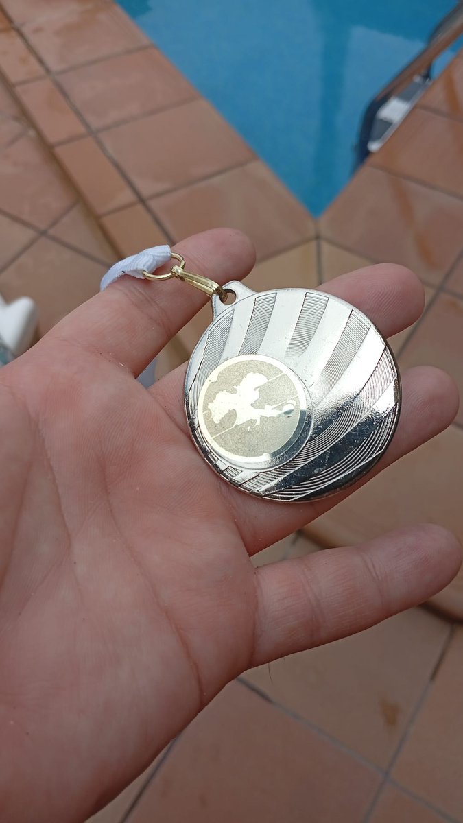 No puse nada aqui, se me pasó

El sábado completé mi primera competición en aguas abiertas de natación.

Quede ultimo pero nadé 800M a contracorriente y sobreviví, eso es lo único importante

Ahora a por la siguiente, 1000M el día 20 de Julio

poco a poco jeje