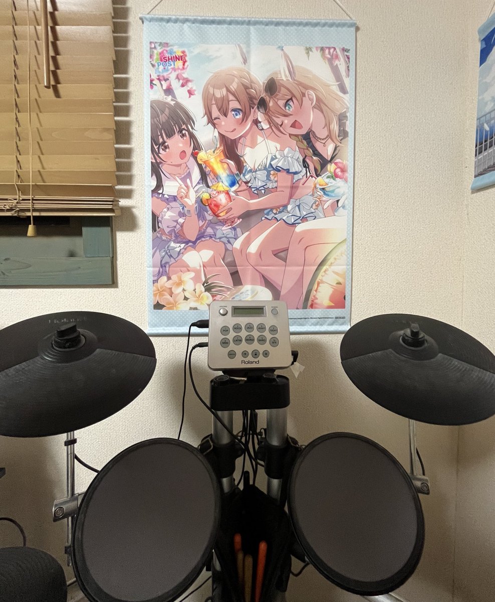 模様替え完了〜(o´Д`)
水着見ながらドラム叩けるようになりました( ≖ᴗ≖​)
にゅふふ( *´艸`)♡♡