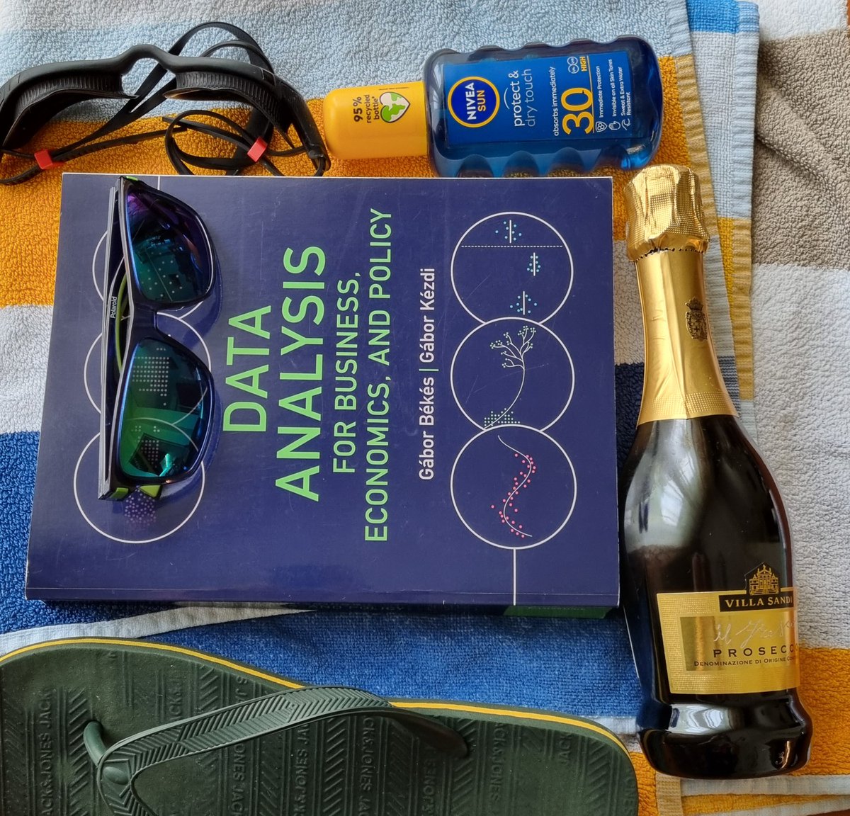 Holidays are back for many.
Ideal time to freshen up on data skills. Or consider a textbook for teaching applied data/metrics.  gabors-data-analysis.com/getting-started 

Beyond <a href="/Gabors_Data/">Gabors Data Analysis</a>, Reading recommendations.
gabors-data-analysis.com/readings

Enjoy.