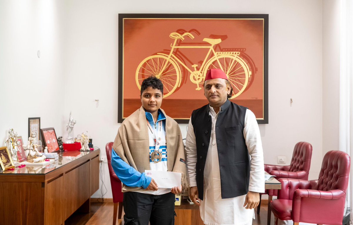 Samajwadi Party (@samajwadiparty) on Twitter photo рд╕рдорд╛рдЬрд╡рд╛рджреА рдкрд╛рд░реНрдЯреА, рдЙрддреНрддрд░ рдкреНрд░рджреЗрд╢
19, рд╡рд┐рдХреНрд░рдорд╛рджрд┐рддреНрдп рдорд╛рд░реНрдЧ, рд▓рдЦрдирдК
рдкреНрд░рдХрд╛рд╢рди/рдкреНрд░рд╕рд╛рд░рдг рд╣реЗрддреБ- рджрд┐рдирд╛рдВрдХрдГ09.07.2025
рд╕рдорд╛рдЬрд╡рд╛рджреА рдкрд╛рд░реНрдЯреА рдХреЗ рд░рд╛рд╖реНрдЯреНрд░реАрдп рдЕрдзреНрдпрдХреНрд╖ рдПрд╡рдВ рдкреВрд░реНрд╡ рдореБрдЦреНрдпрдордВрддреНрд░реА рд╢реНрд░реА рдЕрдЦрд┐рд▓реЗрд╢ рдпрд╛рджрд╡ рдиреЗ рдЖрдЬ рд╕рдорд╛рдЬрд╡рд╛рджреА рдкрд╛рд░реНрдЯреА рдХреЗ рд░рд╛рдЬреНрдп рдореБрдЦреНрдпрд╛рд▓рдп рд▓рдЦрдирдК рдХреЗ рдбреЙ. рд░рд╛рдордордиреЛрд╣рд░ рд╕рднрд╛рдЧрд╛рд░ рдореЗрдВ рдмрдбрд╝реА рд╕рдВрдЦреНрдпрд╛ рдореЗрдВ рд╡рд┐рднрд┐рдиреНрди рд╕рдорд╛рдЬрд╡рд╛рджреА рдкрд╛рд░реНрдЯреА, рдЙрддреНрддрд░ рдкреНрд░рджреЗрд╢
19, рд╡рд┐рдХреНрд░рдорд╛рджрд┐рддреНрдп рдорд╛рд░реНрдЧ, рд▓рдЦрдирдК
рдкреНрд░рдХрд╛рд╢рди/рдкреНрд░рд╕рд╛рд░рдг рд╣реЗрддреБ- рджрд┐рдирд╛рдВрдХрдГ09.07.2025
рд╕рдорд╛рдЬрд╡рд╛рджреА рдкрд╛рд░реНрдЯреА рдХреЗ рд░рд╛рд╖реНрдЯреНрд░реАрдп рдЕрдзреНрдпрдХреНрд╖ рдПрд╡рдВ рдкреВрд░реНрд╡ рдореБрдЦреНрдпрдордВрддреНрд░реА рд╢реНрд░реА рдЕрдЦрд┐рд▓реЗрд╢ рдпрд╛рджрд╡ рдиреЗ рдЖрдЬ рд╕рдорд╛рдЬрд╡рд╛рджреА рдкрд╛рд░реНрдЯреА рдХреЗ рд░рд╛рдЬреНрдп рдореБрдЦреНрдпрд╛рд▓рдп рд▓рдЦрдирдК рдХреЗ рдбреЙ. рд░рд╛рдордордиреЛрд╣рд░ рд╕рднрд╛рдЧрд╛рд░ рдореЗрдВ рдмрдбрд╝реА рд╕рдВрдЦреНрдпрд╛ рдореЗрдВ рд╡рд┐рднрд┐рдиреНрди