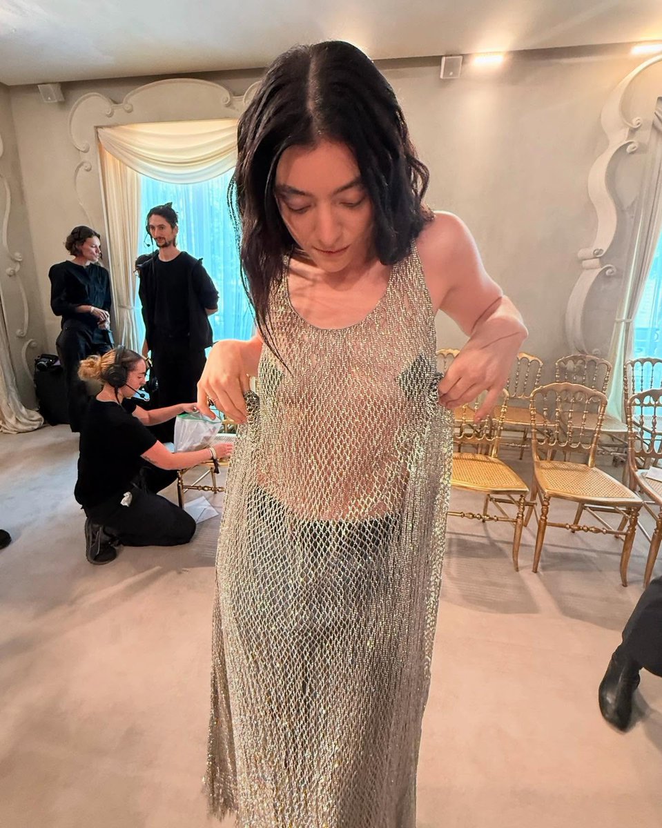 Outfit detail, ft. tape - Lorde at the Balenciaga Haute Couture show [📷: interviewmag]