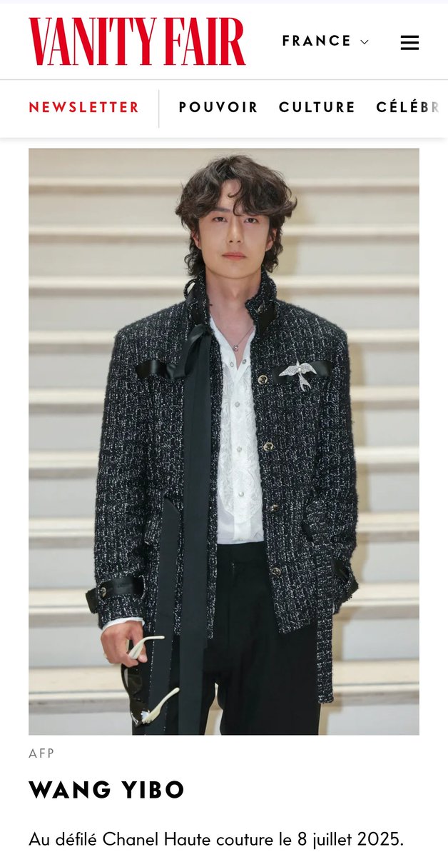 VANITY FAIR ฝรั่งเศส!!!!!!

ในโซเชียลมีเดีย นักแสดง นักเต้น และนักร้องชาวจีนอย่างหวังอี้ป๋อ เป็นที่พูดถึงไปทั่วเมือง แฟนๆ จำนวนมากต่างชื่นชมความสง่างามของลุคของเขา โดยเฉพาะเสื้อแจ็คเก็ตทวีดประดับริบบิ้น เสื้อเชิ้ตสีขาวปักลายและเข็มกลัดอันวิจิตรบรรจงประดับด้วยไข่มุกนกกำลังบิน