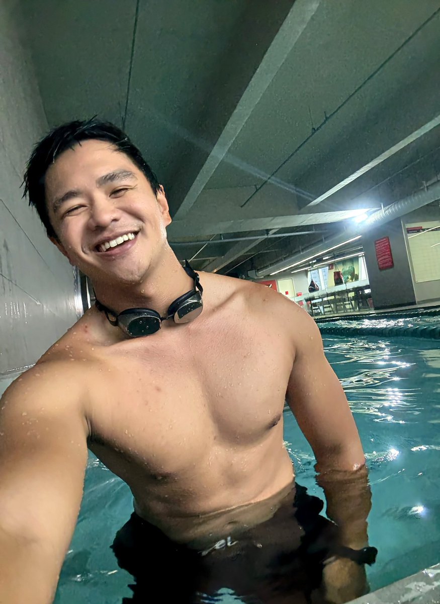 Laps for lunch 🏊