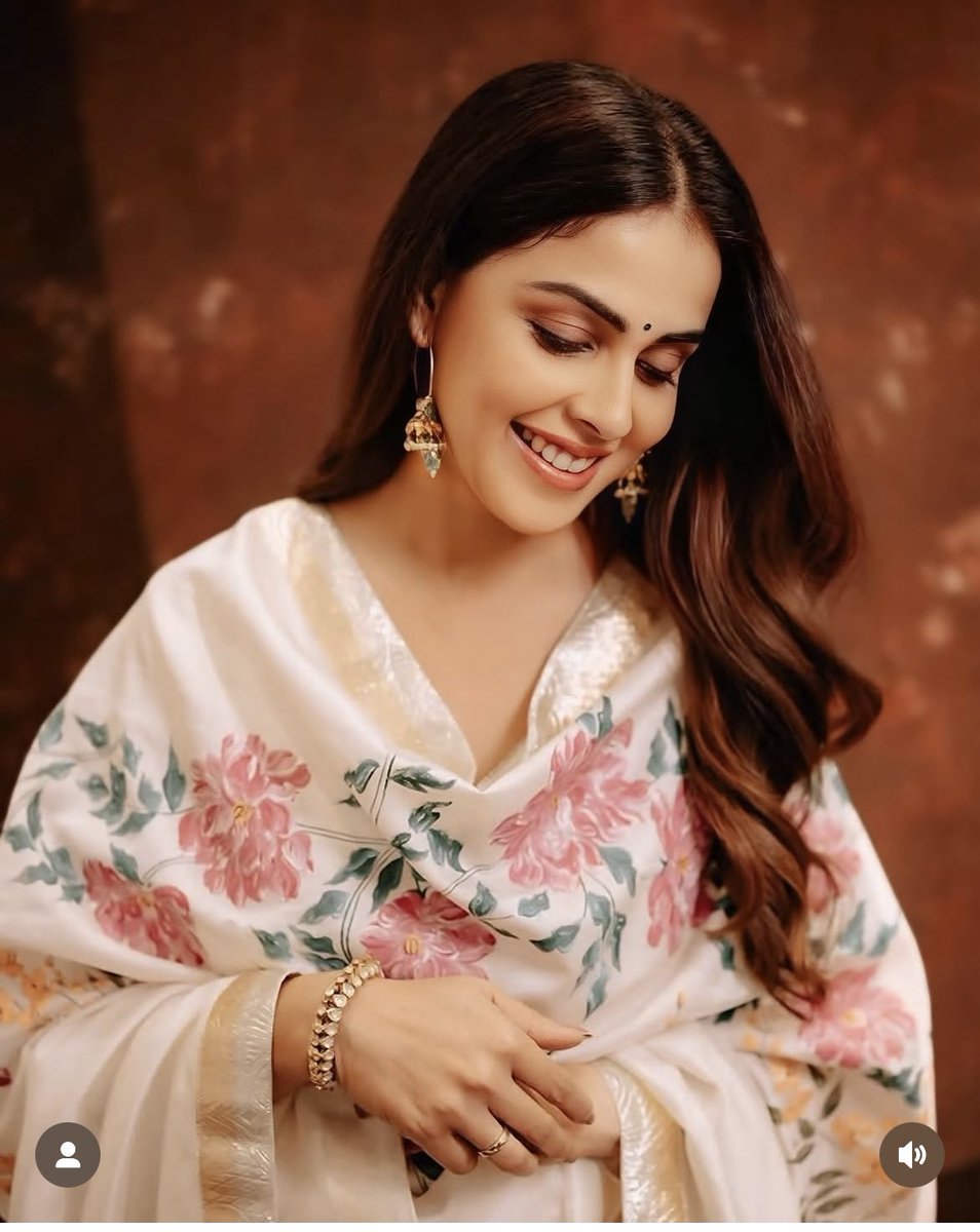 Genelia Deshmukh Parody Account tweet media