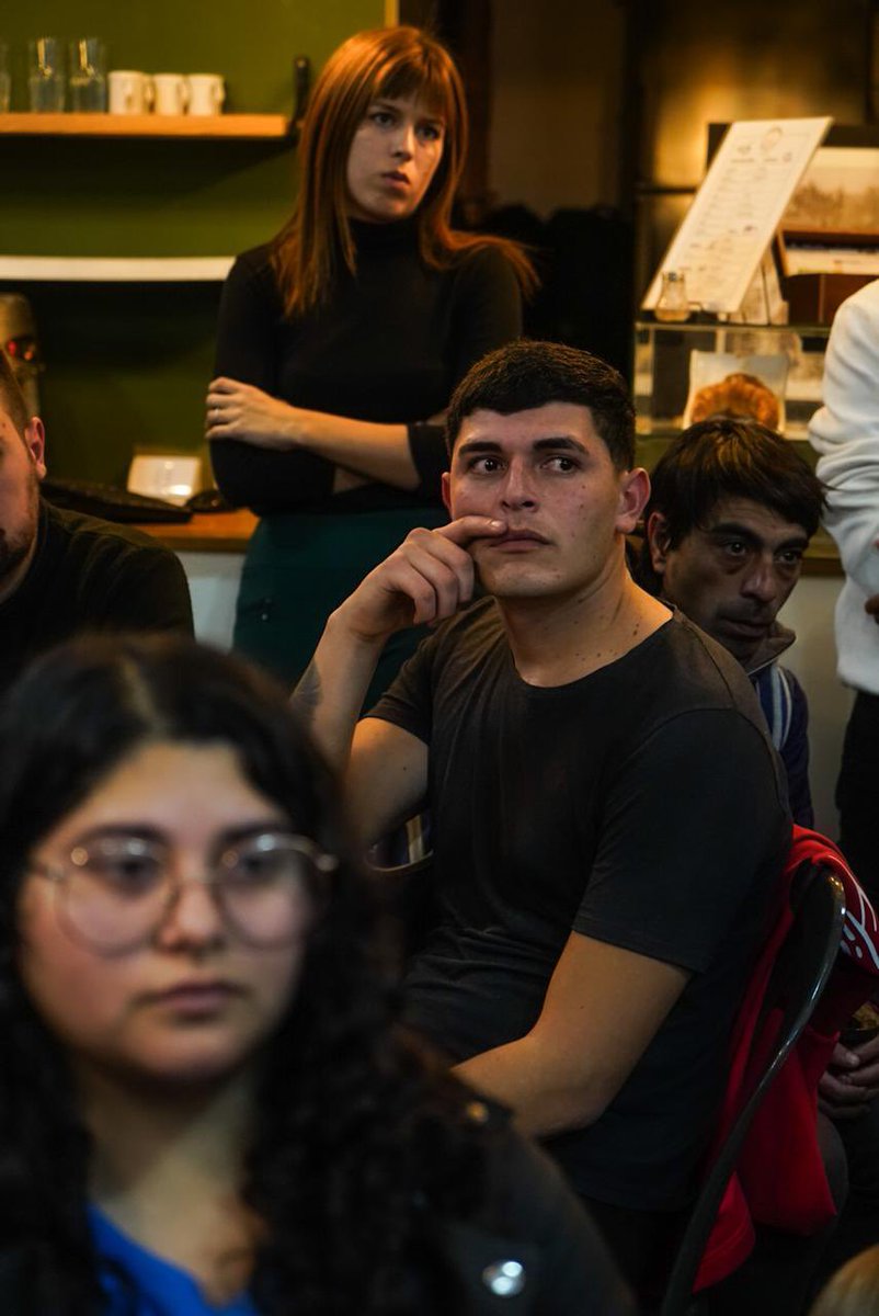 Ayer junto a <a href="/RICALFONSIN/">Ricardo Alfonsín</a> y <a href="/silvia_saravia/">Silvia Saravia</a> charlamos con juventudes de Forja y Libres sobre una nueva independencia