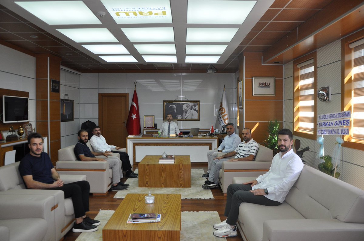 mesutguven23's tweet photo. İlçemizde görevine başlayan Kaymakamımız Sn.Fatih ÇEVİK' e Palu Eğitim Bir-Sen yönetimi olarak hayırlı olsun ziyaretinde bulunduk. Sn. Kaymakamımıza yeni görev yeri olan Palumuzda başarılar diliyoruz. https://t.co/NVtKHsW9fX