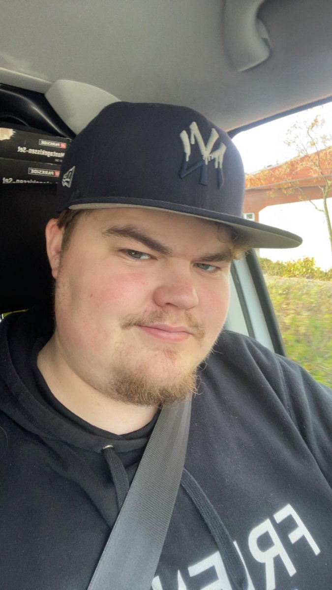 📣 Teamvorstellung – United Redbreakers 🔥
Wir wachsen weiter! 💪
Stolz präsentieren wir euch das 3. Mitglied unseres SuZ Teams:
🐺 ICEWOLF 🧊
Ein Stratege mit eiskalten Nerven &amp; blitzschnellen Reflexen.
🎯 Präzise. Teamorientiert

#CallOfDuty #TeamVorstellung #EsportsGermany