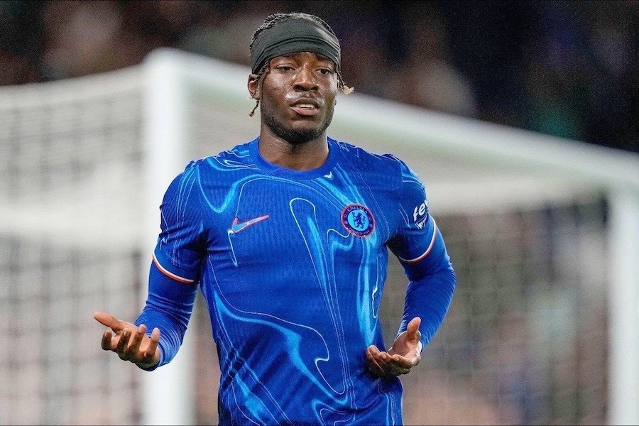 في الأول قلت لاعب جيد للدكة ، ولكن من بعد تصرفات الإدارة في صفقة جيوكيريس ما أستبعد تكون صفقة الجناح الوحيدة ويضحكوا علينا مثل كل صيف !!!

وهذا شيء غير مقبول وفضيحة لذلك كل آرسنالي يشارك معي عشان ينتشر :

#NoToMadueke
#NoToMadueke
#NoToMadueke ❌❌❌❌❌