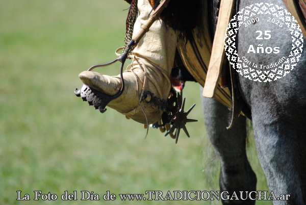 tradiciongaucha's tweet photo. 📸 #FotoDelDía #Estribo #Espuela #Tradición
https://t.co/JAtNwCT7Na https://t.co/8YMwkais9a