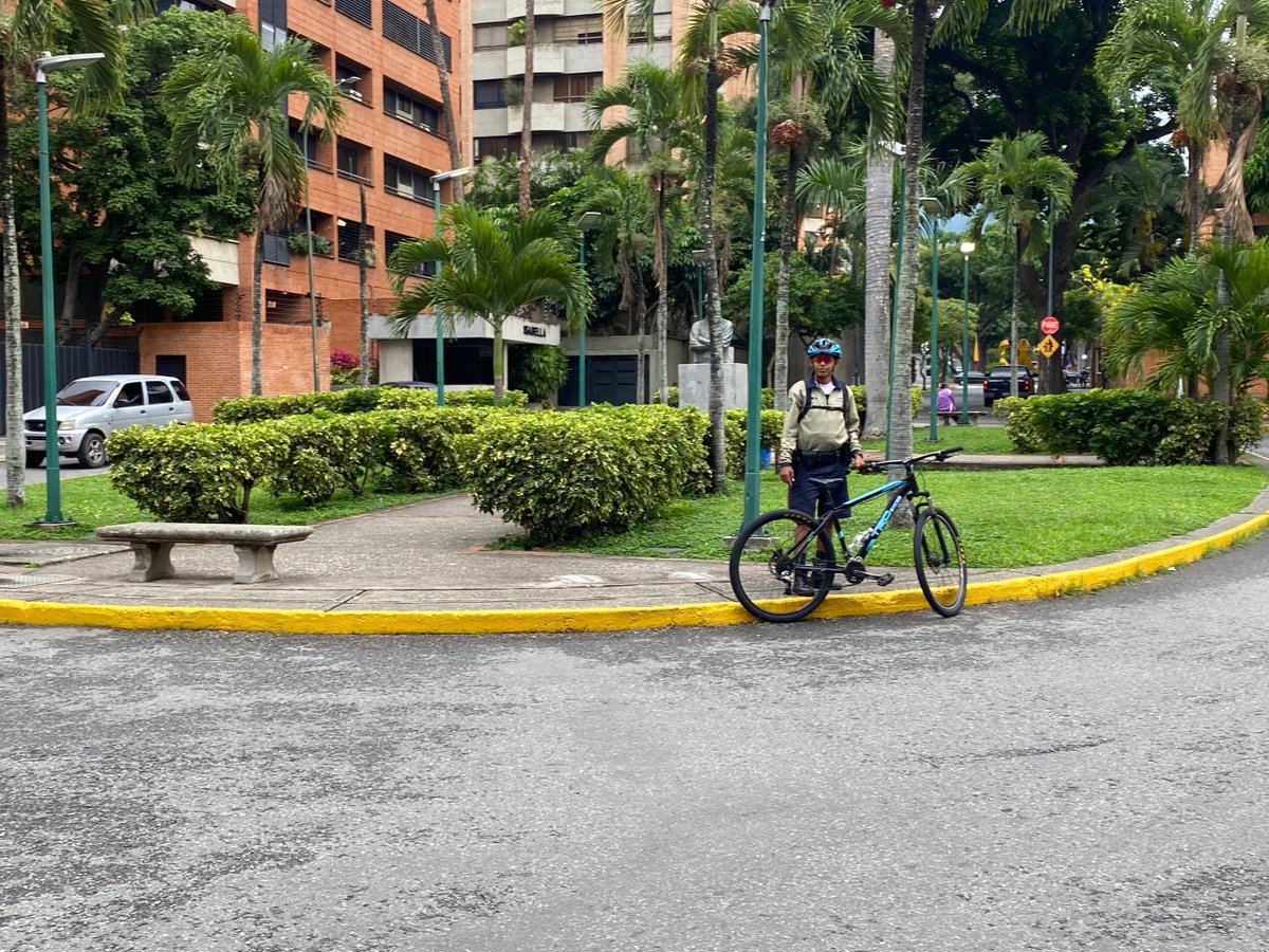 Policía Municipal de Chacao (@policiachacao) on Twitter photo #9Julio| Nuestros funcionarios realizan recorridos constantes en todo el municipio, sabemos que la seguridad en parques y plazas es clave para disfrutar del espacio público, cuidemos lo que es de todos.
<a href="/duquegustavoS/">Gustavo Duque Sáez</a>
<a href="/luisgonzalofer/">Luis Gonzalo Fernández</a>
<a href="/Visipol_MIJP/">VISIPOL</a> #9Julio| Nuestros funcionarios realizan recorridos constantes en todo el municipio, sabemos que la seguridad en parques y plazas es clave para disfrutar del espacio público, cuidemos lo que es de todos.
<a href="/duquegustavoS/">Gustavo Duque Sáez</a>
<a href="/luisgonzalofer/">Luis Gonzalo Fernández</a>
<a href="/Visipol_MIJP/">VISIPOL</a>