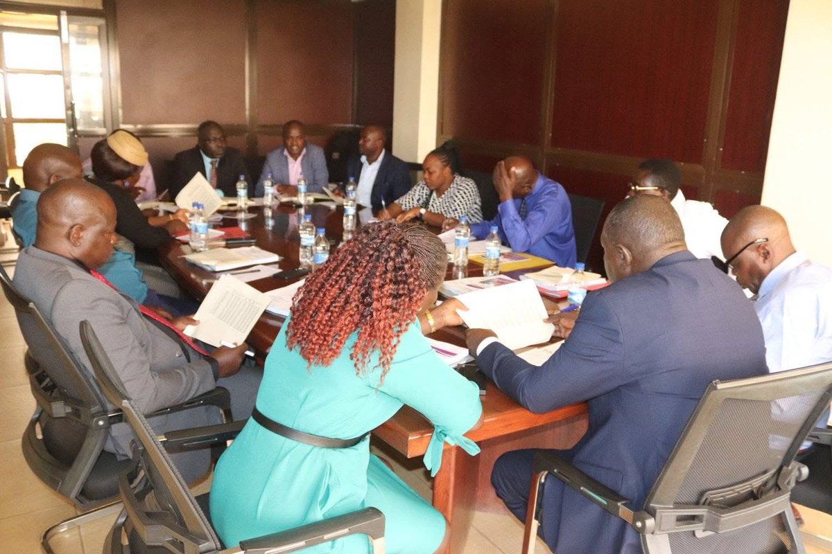 Okiya Omtatah Okoiti (@okiyaomtatah) on Twitter photo Busia County is home to two of East Africa’s busiest border points; Malaba & Busia. Yet, our own-source revenue remains shockingly low, less than KES 400M annually.
The <a href="/CRAKenya/">Commission on Revenue Allocation Kenya</a> projects we should collect over KES 2B annually. We’re not even close. Why?
Manual revenue Busia County is home to two of East Africa’s busiest border points; Malaba & Busia. Yet, our own-source revenue remains shockingly low, less than KES 400M annually.
The <a href="/CRAKenya/">Commission on Revenue Allocation Kenya</a> projects we should collect over KES 2B annually. We’re not even close. Why?
Manual revenue