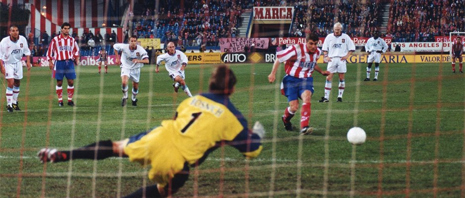 🇮🇹 ¡Hoy cumple 52 años Christian Vieri!

El 𝑐𝑎𝑝𝑜𝑐𝑎𝑛𝑛𝑜𝑛𝑖𝑒𝑟𝑒 vistió de rojiblanco en la temporada 97/98, marcó 29 dianas en 32 partidos -incluido ese gol generacional e inolvidable frente al PAOK- y ganó el Trofeo Pichichi en aquel curso liguero.

Buon compleanno 🤗