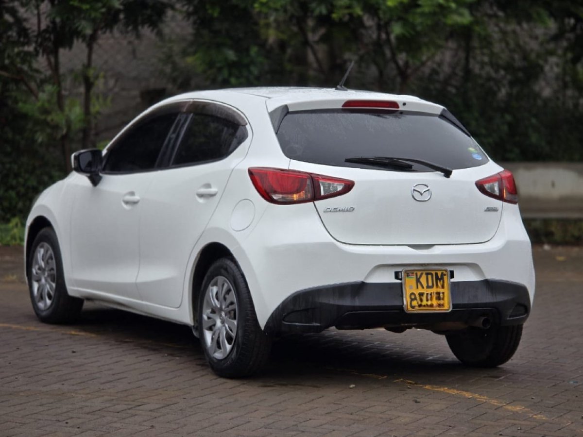 GearstoGoals's tweet photo. Mazda Demio 2016 Petrol 1300CC @1.01M .Bei ya July. @DerrickUdu55582 @Caradvicekenya @IbrahimToloi @4Real_KE @brokensuit44 @_waigera @IbrahimToloi https://t.co/gYAeBwy6Eo
