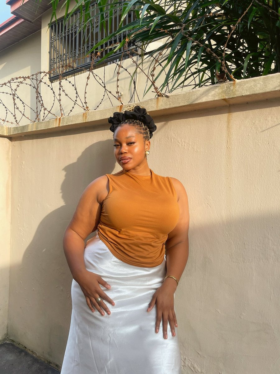 britneyokonmah's tweet photo. Olanma wrapped in grace and Satin✨ https://t.co/3kxR8stnO1