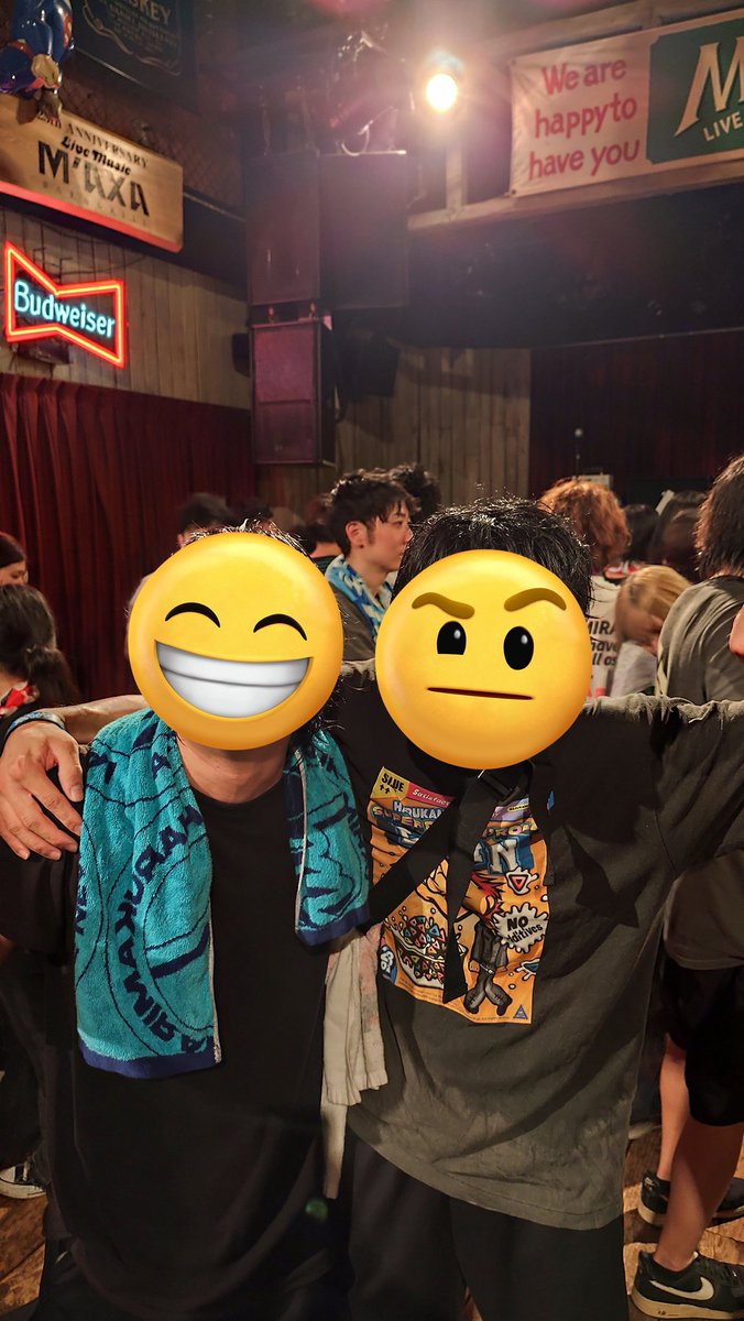 Missy_copen's tweet photo. ハルカミライ最高やったー
学くんが「一生ついていくバンドが1つでもあると良いよね」みたいな事言ってた。ありがとう俺のヒーロー
最後ステージに上がってたお兄さん、写真撮ってくれてありがとうございました。ステダイめっちゃカッコよかったです。
#ハルカミライ
#松阪MAXA https://t.co/2WNlfENukZ