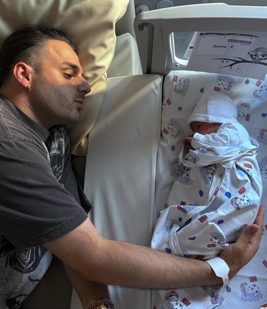 “ti avrei chiamato sveva fossi stata bambina perchè ha il sapore di casa e sa' di quello che siamo”. 
l’hanno fatto davvero😭