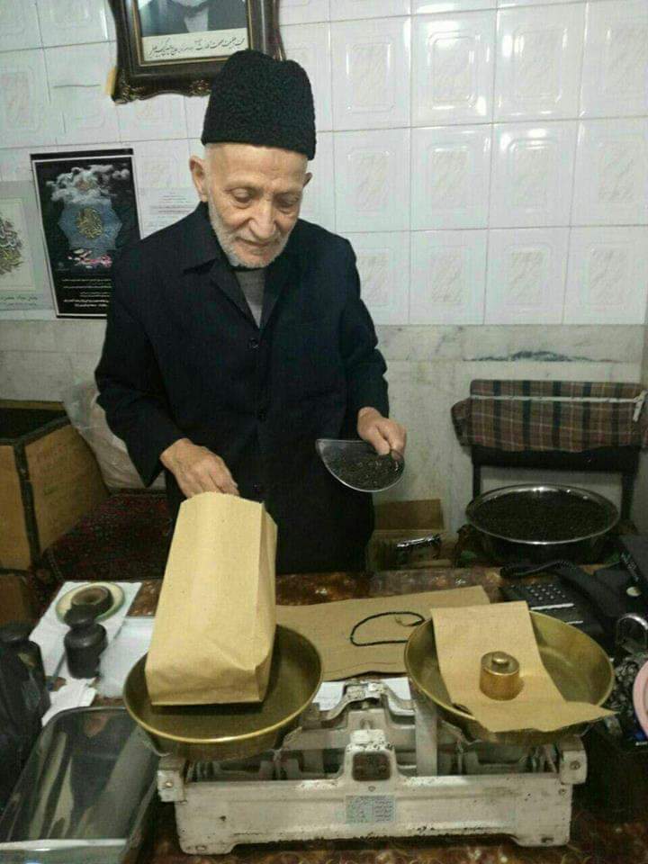 Sayın Cumhurbaşkanım <a href="/RTErdogan/">Recep Tayyip Erdoğan</a>

#MeteorolojiHavacılıkTazminatı 2⃣0⃣YIL 5⃣9⃣.GÜN

Şuara-181 Ölçüyü tam tutun, eksik verenlerden olmayın.

Müşterisine vereceği malı tartarken terazinin diğer kefesine de kese kağıdı koyan mübarek insan ! 

Biz de bu düsturla yetişmiştik ama ...!