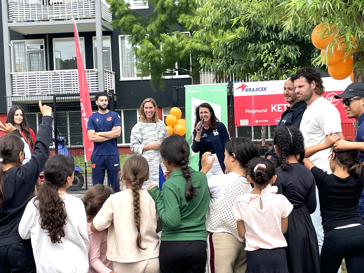 Gisteren vierden Staedion en de <a href="/krajiceknl/">Krajicek Foundation</a> een nieuwe stap in hun samenwerking en dat leverde een gezellige, energieke middag op. Het doel van dit partnership? Kansengelijkheid voor kinderen en jongeren verbeteren en bijdragen aan leefbare wijken. #samenbouwenaanleefbarewijken
