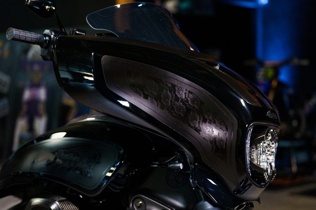 TiberiuTroia's tweet image. Indian Motorcycle a prezentat motocicleta Chieftain PowerPlus, construită de Jeremy „Twitch” Stenberg pentru campionul de skateboard Ryan Sheckler.
#Indian #IndianMotorcycle #IndianChieftain #IndianMotorcycleRomania #PovestiCuMotoare #ASPGroupEast