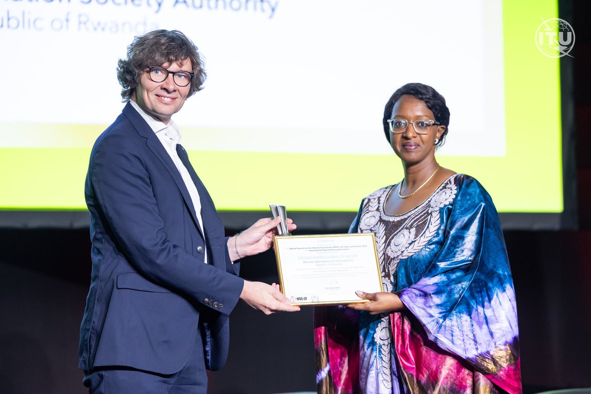Muzungu4's tweet photo. This photo of Amb. @urujenib receiving an award has been trending since Monday. Let’s get to know more about the award. The @ITU awarded #Rwanda for its Digital AmbassadorProgram, largely known as ‘Gahunda y’Intore mu Ikoranabuhanga’, during the #WSIS2025 summit in Geneva🇨🇭.

1/5 https://t.co/JbaC21Mhj6