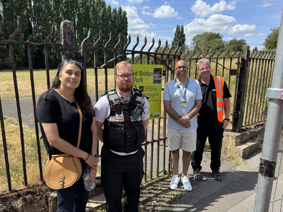 LabourWollatonW's tweet image. Another day and another ward walk with council teams and local councillors @Sheriff_Nottm and @sajidah picking up local issues including:
🛑 parking infringements
🚮 fly-tipping
🏞️ ways to improve local green spaces
Coming to a street near you soon!