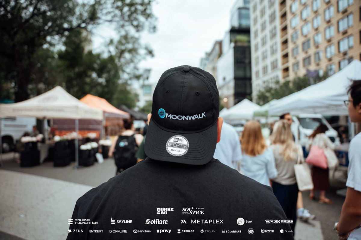 SolsticeConf's tweet image. Nothing like starting the day with a city stroll and good company
Shoutout to @moonwalkfitness for keeping us moving!