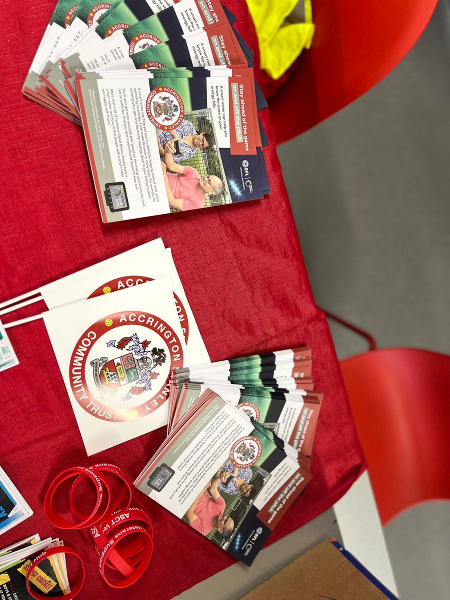 ASFCcommunity's tweet image. Great to share info on smart meters at Saturday’s Armed Forces Summer Fair at @ASFCsportshub !
Smart meters help track energy use in real time 💡💷 — perfect for budgeting and efficiency.
Thanks to @SmartEnergyGB & @EFL for the support! @ASFCofficial #asfc