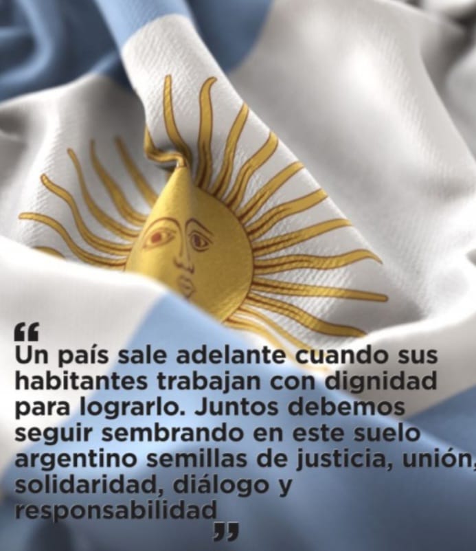 ComprenderQuilm's tweet image. Día de la Independencia 💙🤍💙 &quot;Oíd mortales el grito sagrado...&quot; VIVA LA PATRIA! 💙🤍💙