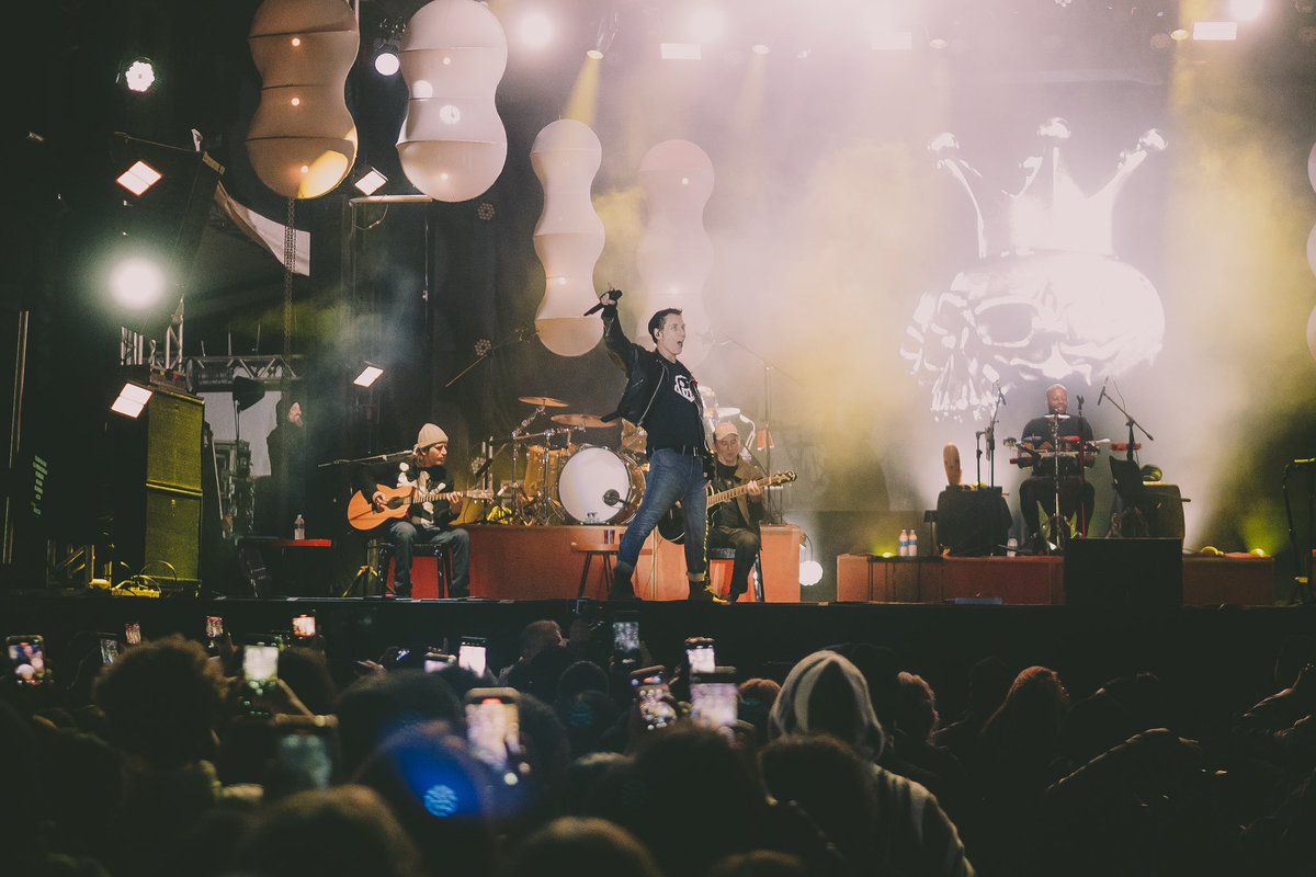 Capital Inicial tweet media