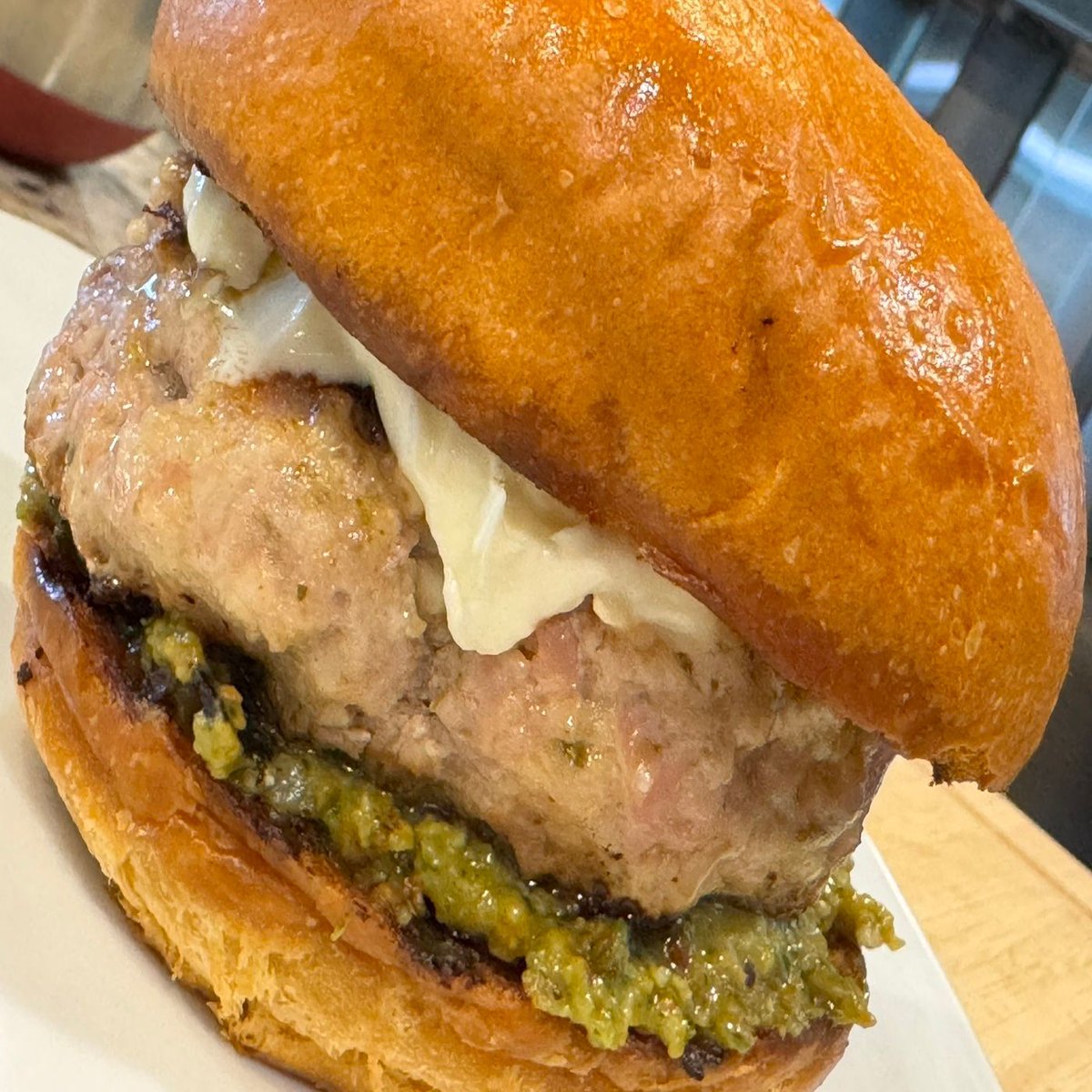 ucfoodietv's tweet photo. Burger Smack Talk On Undercover Jetsetter. So who wins? https://t.co/9icGo51xcz #BurgerCookOff #Foodie #InstaFood #FoodPorn #ChefLife #EatLocal #UndercoverJetsetter #JohnDaly #SusanAnzalone https://t.co/h1YhuuBC40