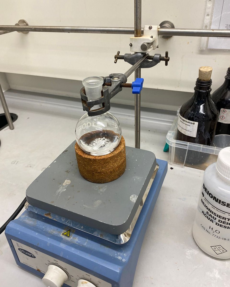 Our A Level Chemistry students spent the day at the University of York Chemistry Labs last week. Each student synthesised an aromatic organic solid from scratch and analysed their samples using infrared spectrometry. Thank you to the University of York for hosting us 🙂