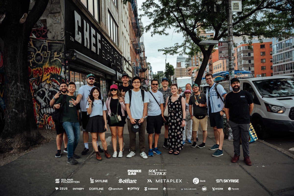 SolsticeConf's tweet image. Nothing like starting the day with a city stroll and good company
Shoutout to @moonwalkfitness for keeping us moving!