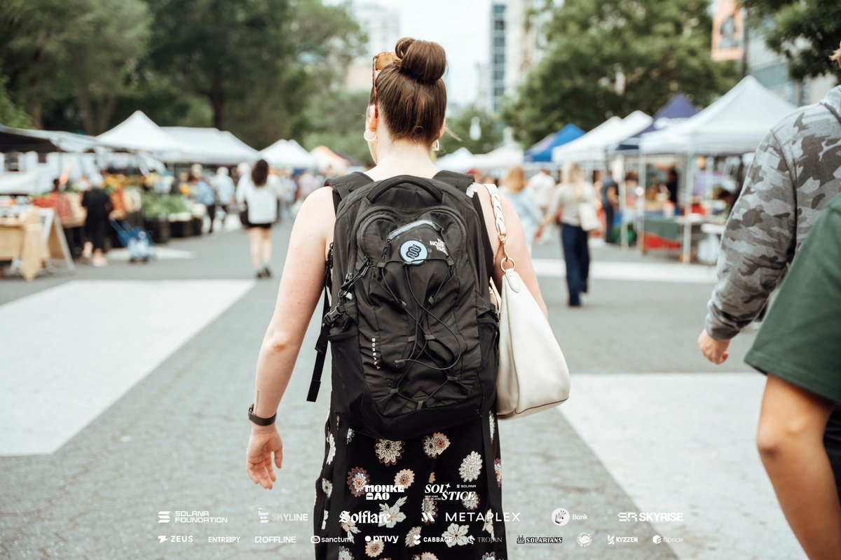 SolsticeConf's tweet image. Nothing like starting the day with a city stroll and good company
Shoutout to @moonwalkfitness for keeping us moving!