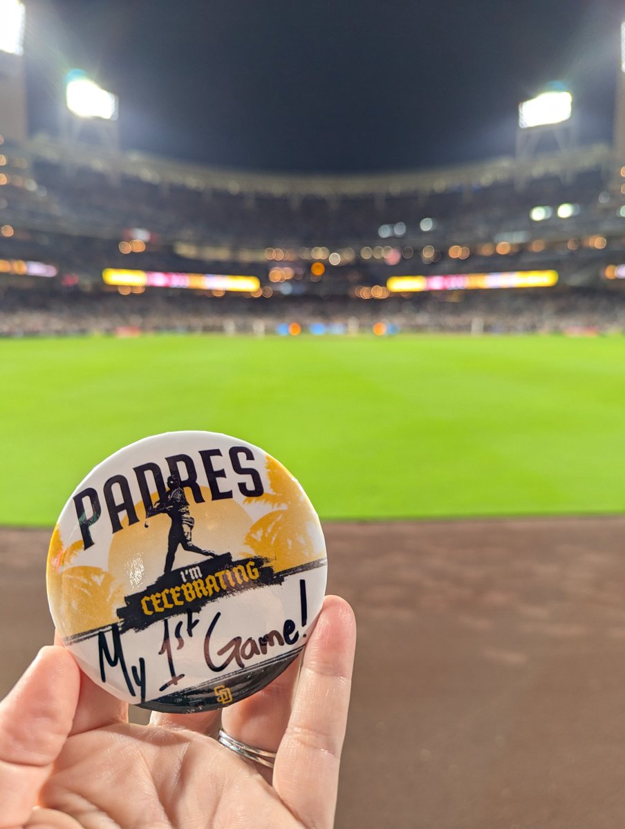 dfteach's tweet image. So I went to my first Padres game last night and was on TV twice. 🤣
#ImpactRetreat
